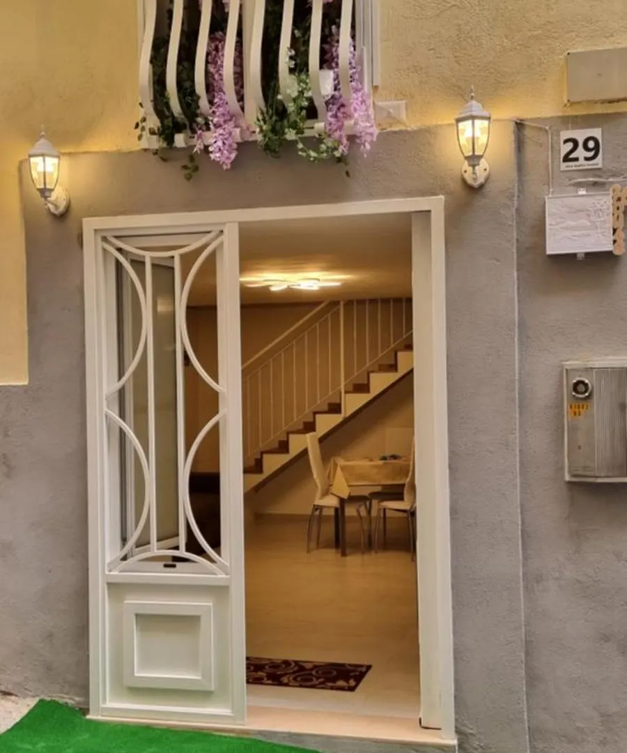 Holiday home Dv House Via Toledo Quartierispagnoli Naples Italy