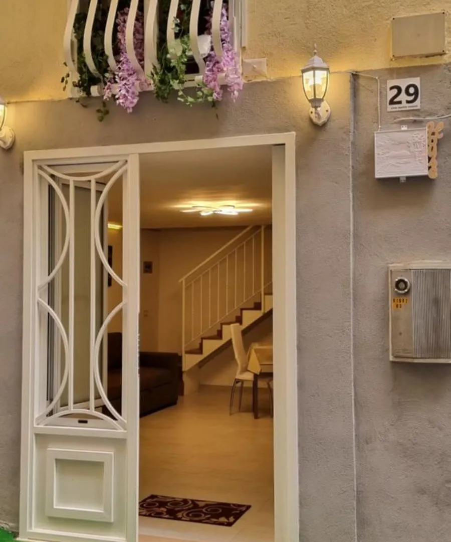 Holiday home Dv House Via Toledo Quartierispagnoli Naples